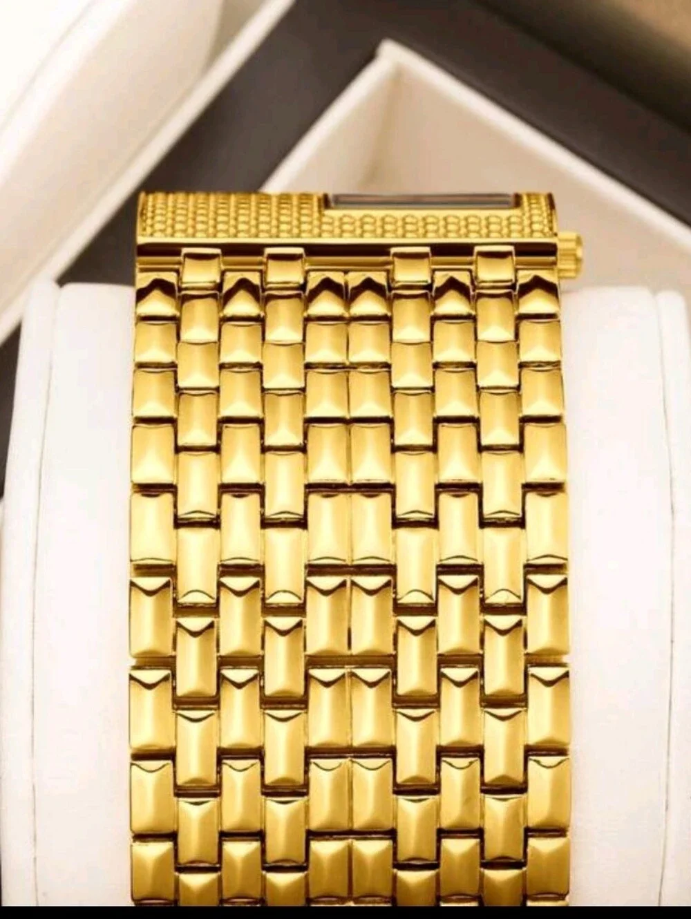 Women's Gold-Tone Bracelet Watch with Roman Dial